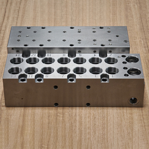 China Dongguan ISO Certified CNC Machining High Precision Steel / Brass Hydraulic Valve Block Parts