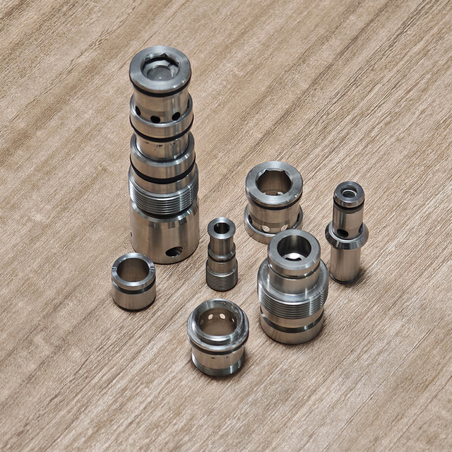 Customized CNC Machinery Service by High Precision Milling / Turning / Drilling / Grinding for Hydraulic Control Valve