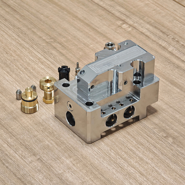 Custom Precision CNC Machining High Pressure Hydraulic Valve Manifold Blocks for Mining