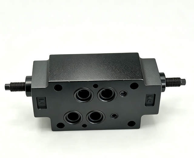 Custom Hydraulic Manifold Valve Block – Precision CNC Machined